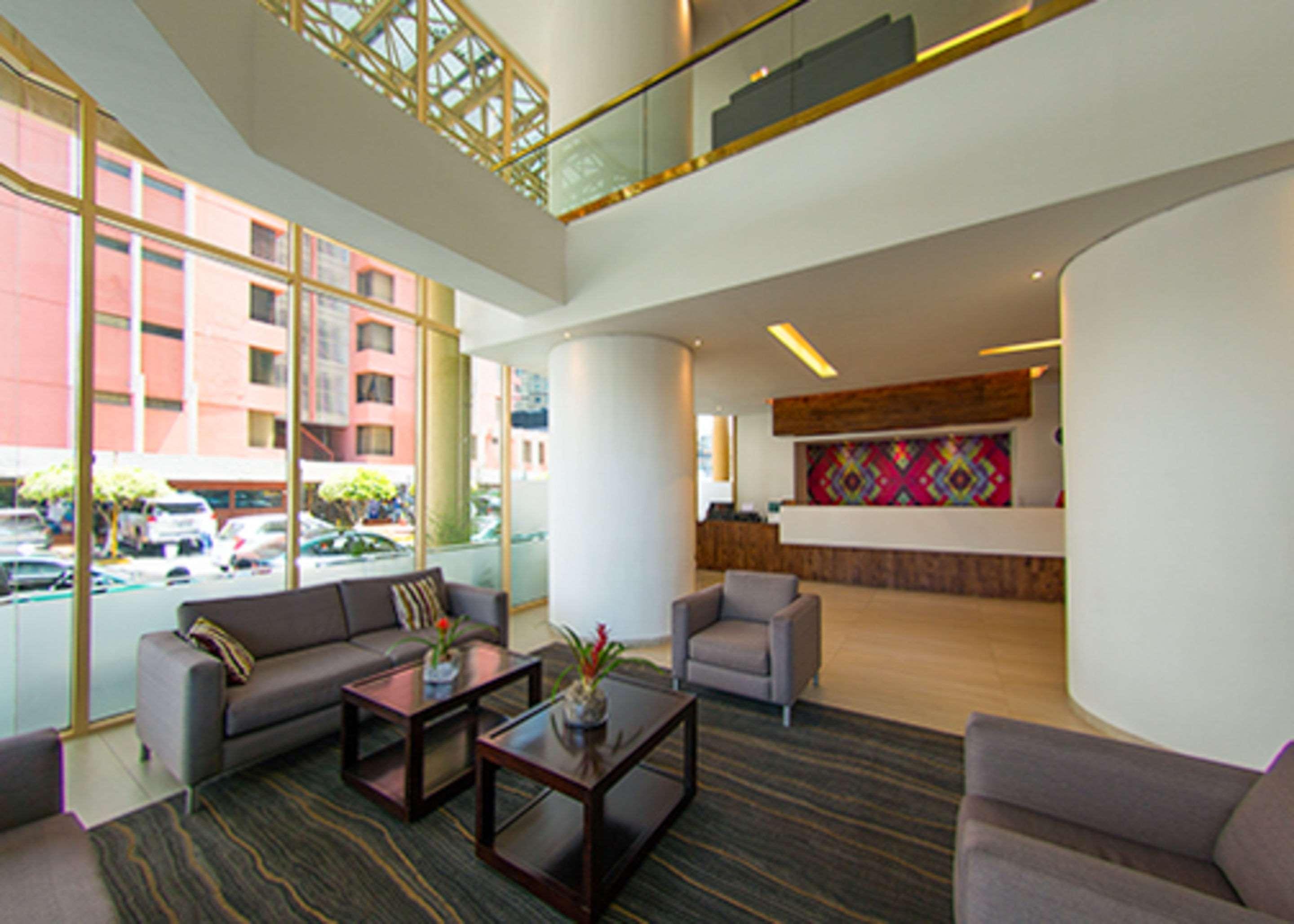 Clarion Suites Guatemala City Exterior photo Lobby