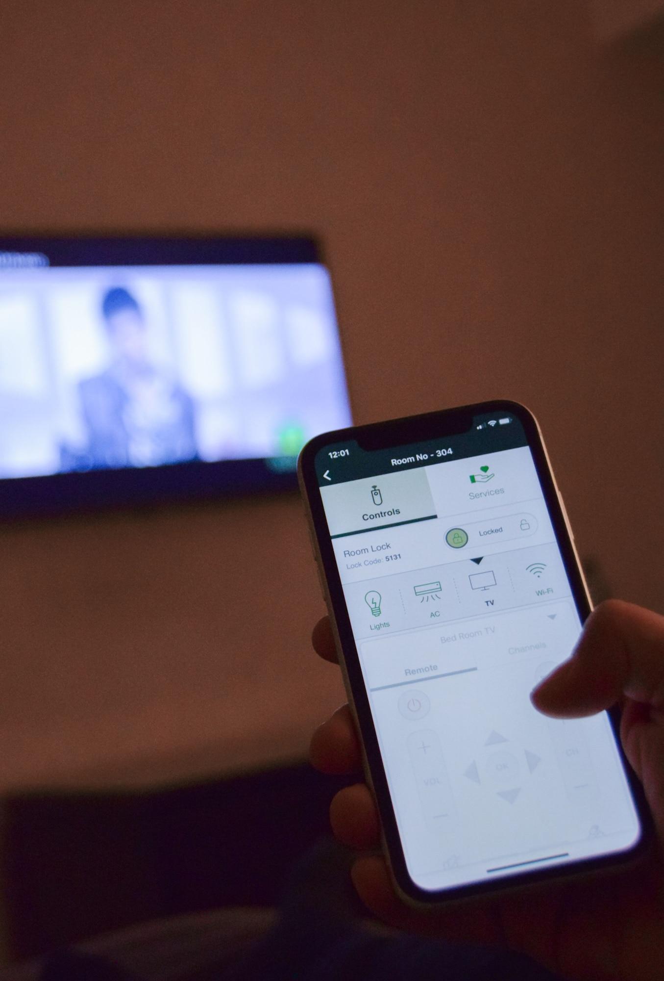 Clarion Suites Guatemala City Exterior photo A mobile phone being used for telemedicine