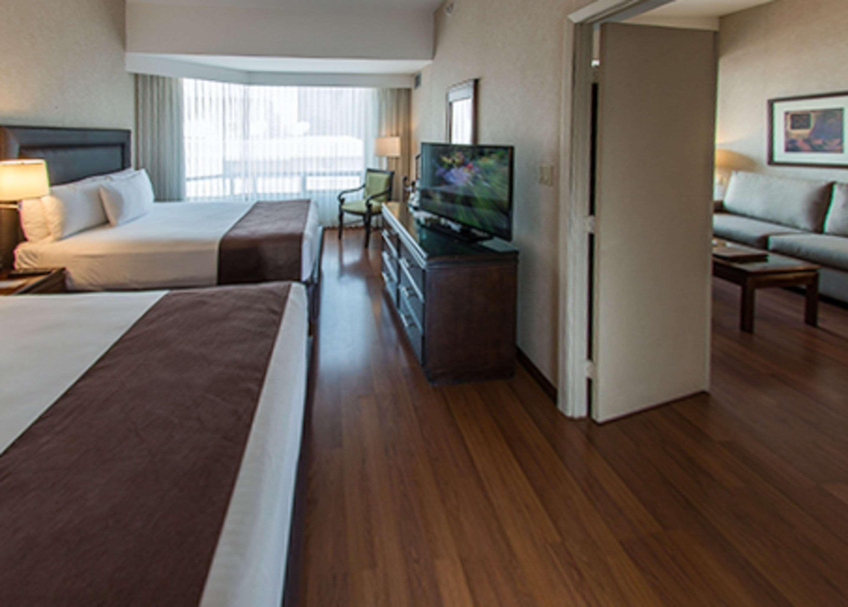 Clarion Suites Guatemala City Exterior photo A typical hotel room
