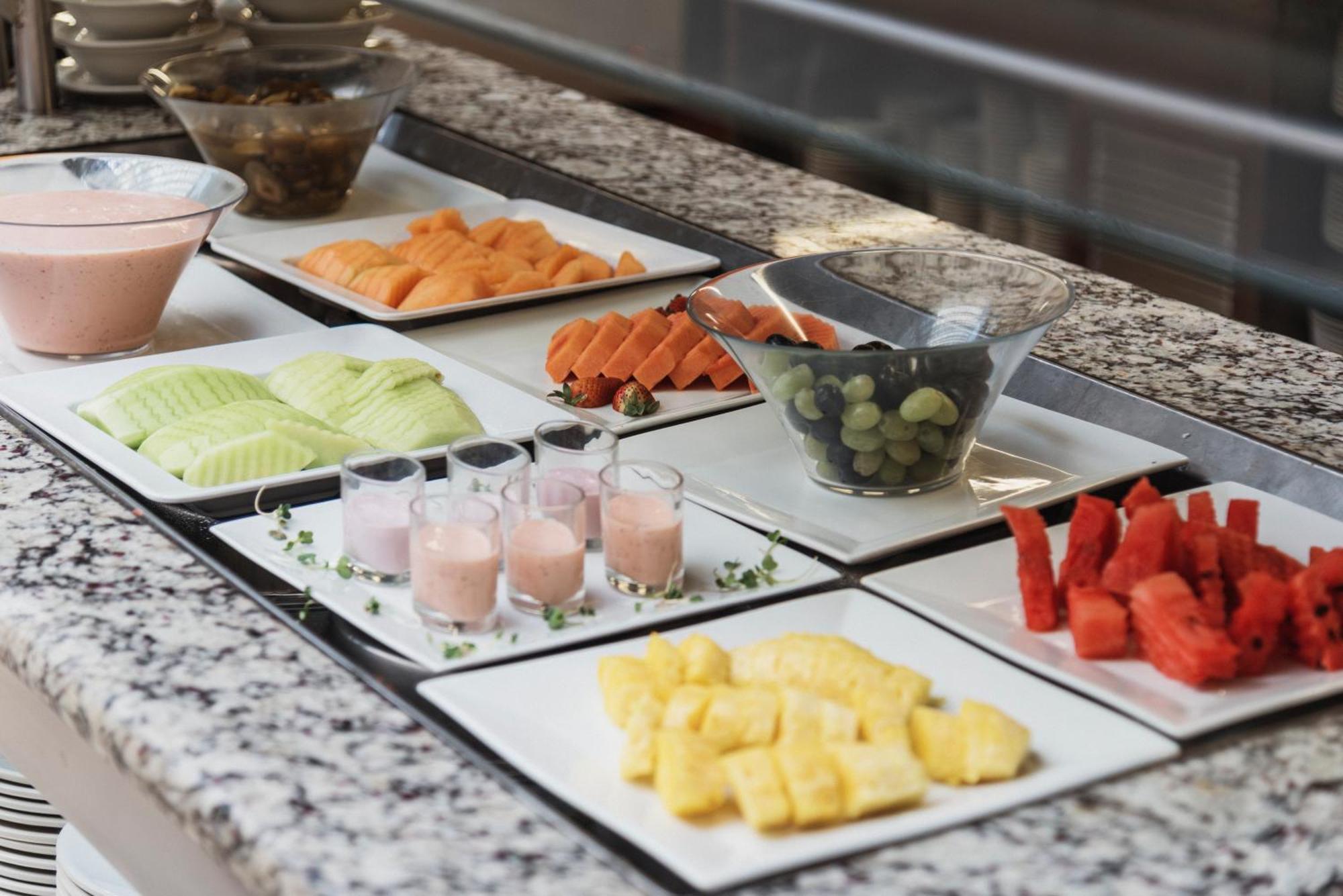 Clarion Suites Guatemala City Exterior photo Fruit salad