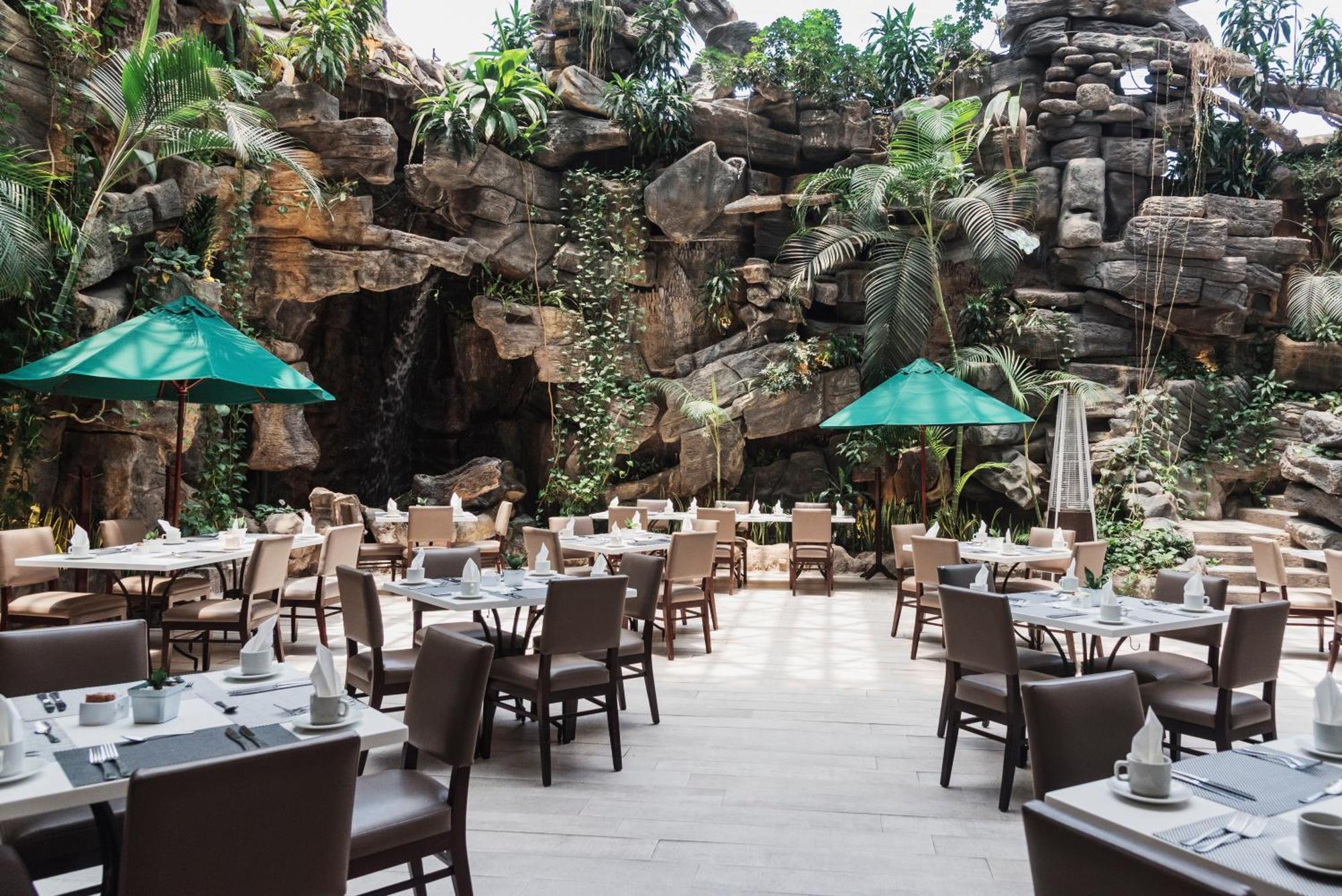 Clarion Suites Guatemala City Exterior photo The Waterfall Terrace
