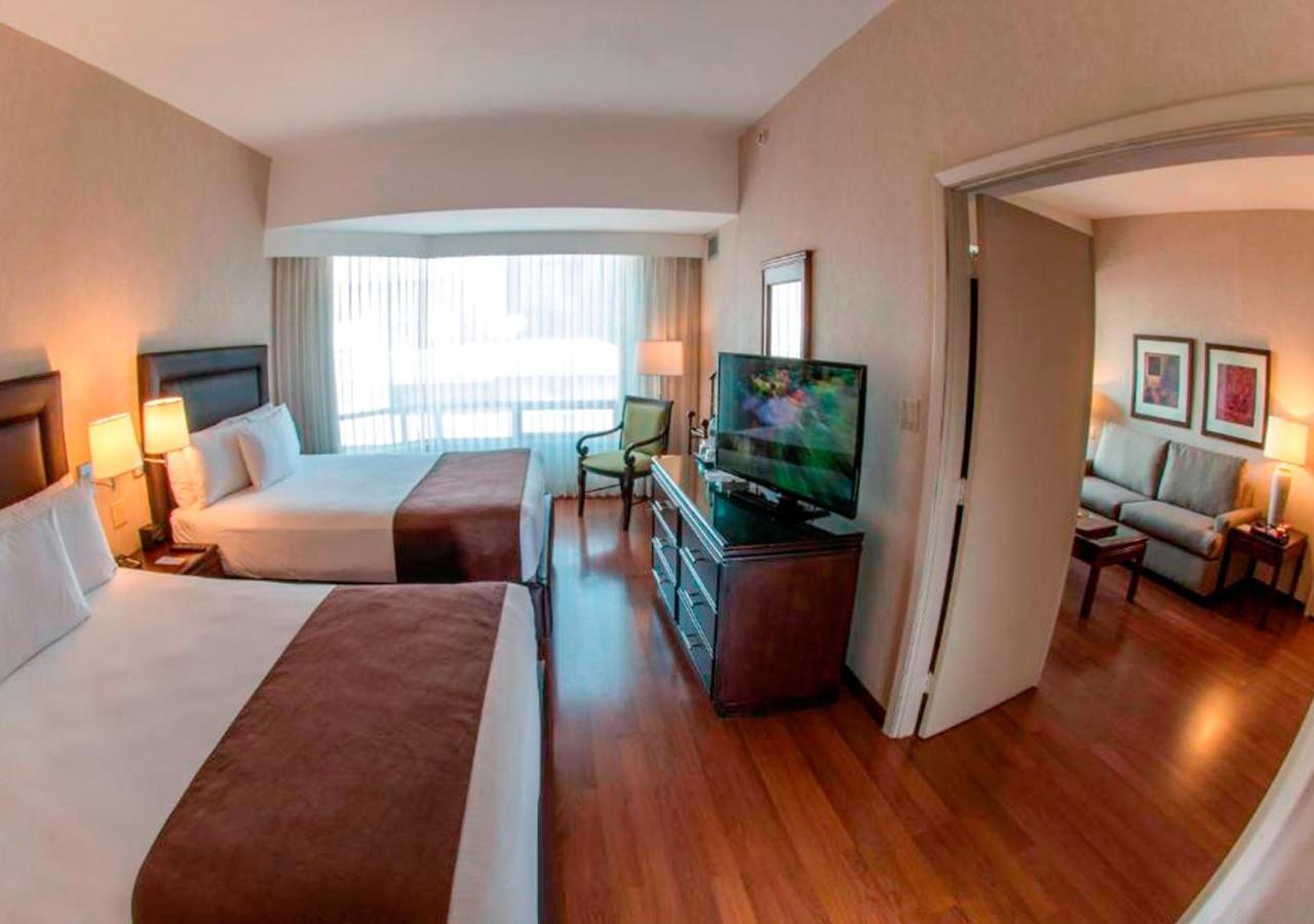 Clarion Suites Guatemala City Exterior photo A typical hotel room
